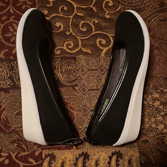 Life Stride Velocity Memory Foam Wedge Slip Ons - Picture 3 of 4